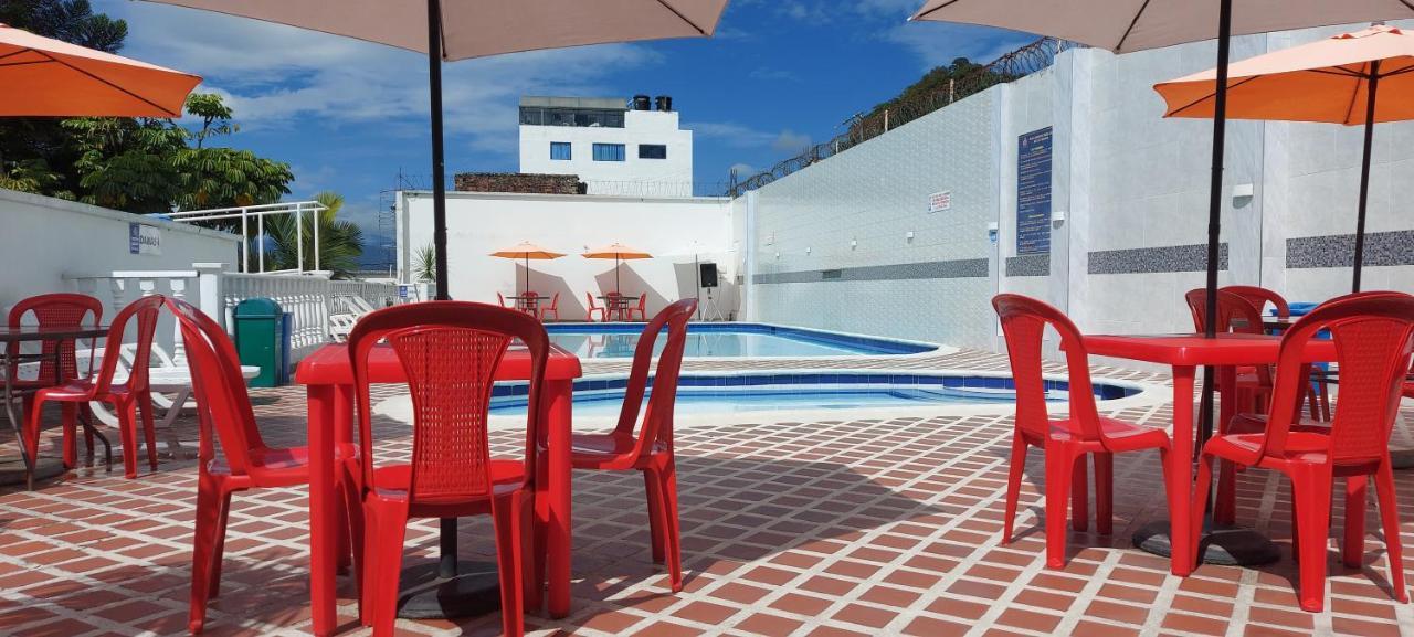 Hotel Emperador Barbosa  Zewnętrze zdjęcie