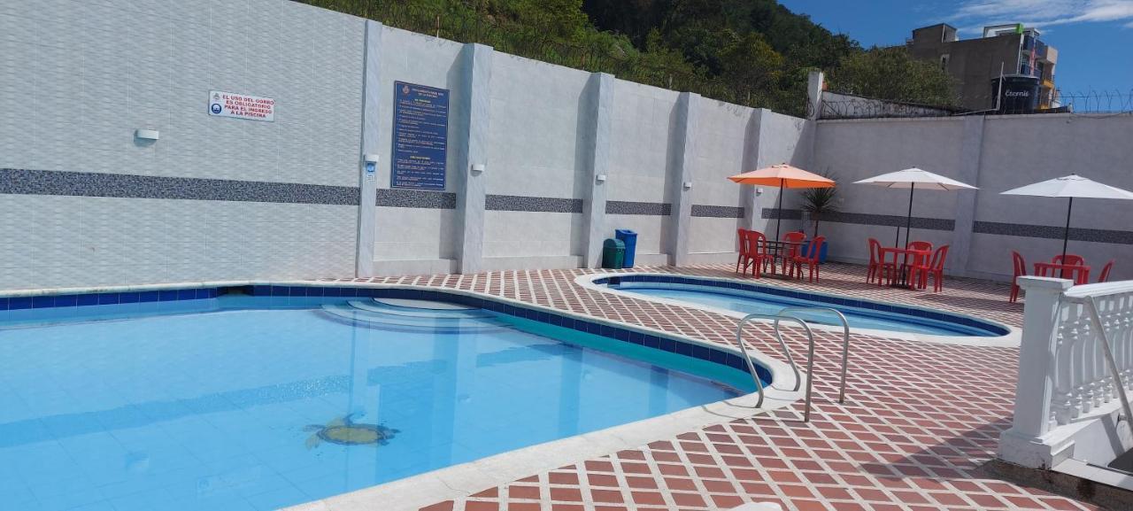 Hotel Emperador Barbosa  Zewnętrze zdjęcie