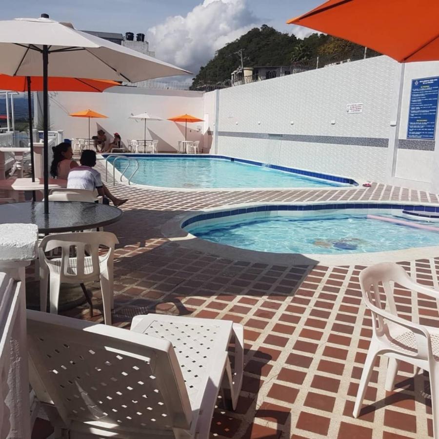 Hotel Emperador Barbosa  Zewnętrze zdjęcie